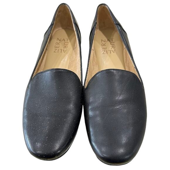 Naturalizer Black soft leather flats slight heel. Size 6.5 - Picture 9 of 10